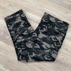 Fabletics Camouflage Capri Leggings XL